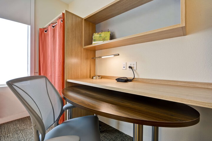 Room 19 of 36