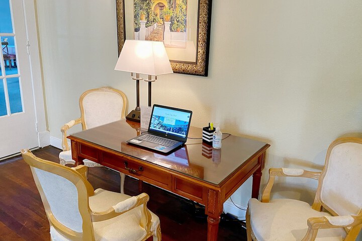 Business Center 142 of 149