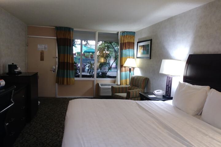 Room 16 of 48