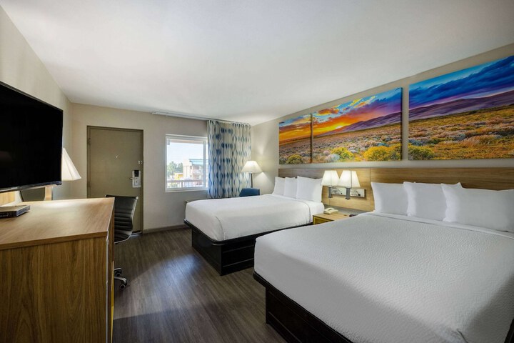 Room 14 of 28
