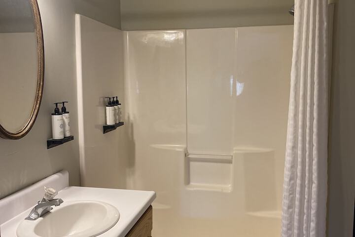 Room 200 of 294