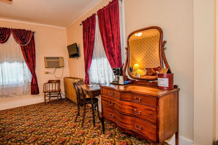 Irma Hotel