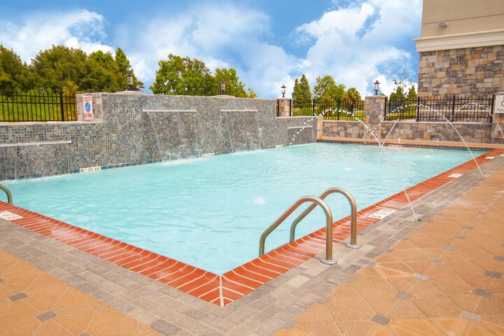 Pool 14 of 38