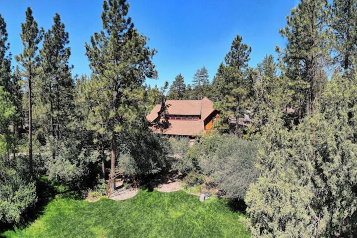 Gold Mountain Manor Bed and Breakfast