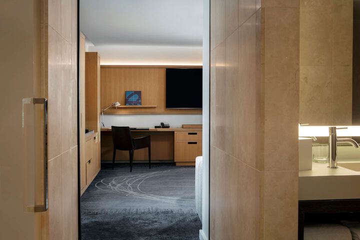 Room 46 of 111