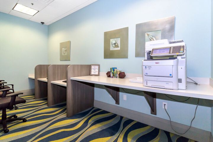 Business Center 95 of 98
