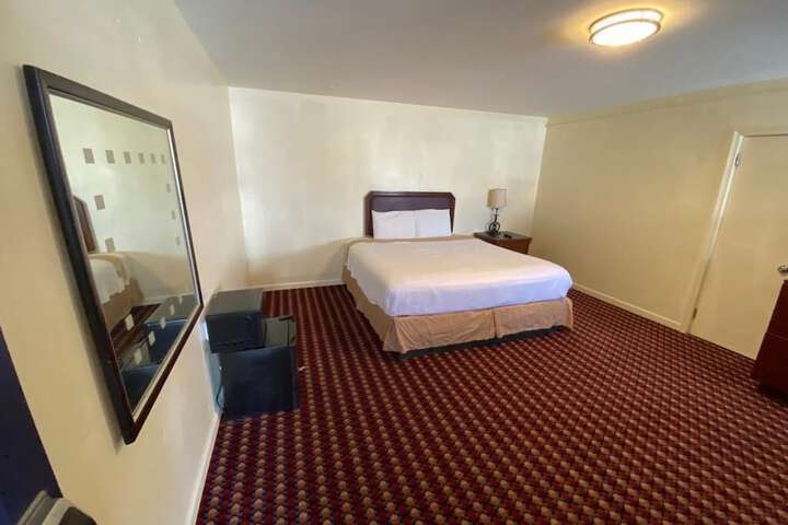 Room 15 of 27