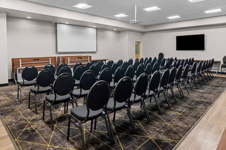 Park Inn by Radisson Kelowna