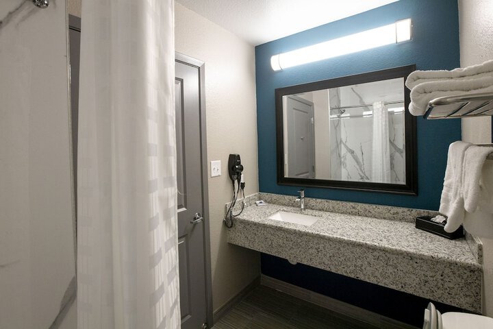 Room 8 of 17
