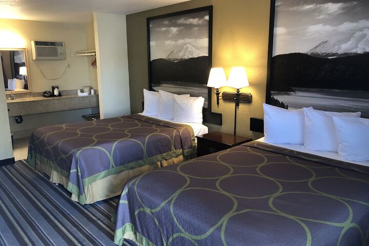 Room 32 of 33