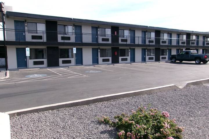 Hotel 2 of 89
