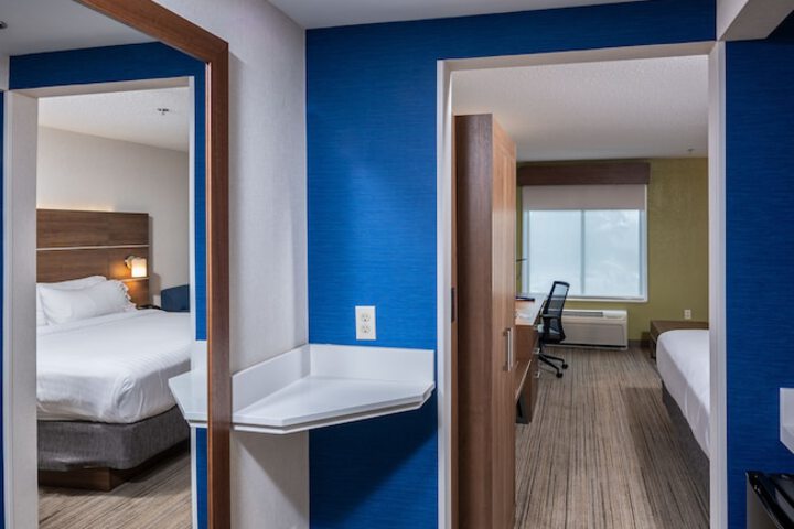 Holiday Inn Express Newport North - Middletown by IHG