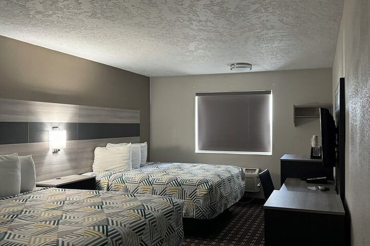 Room 32 of 34