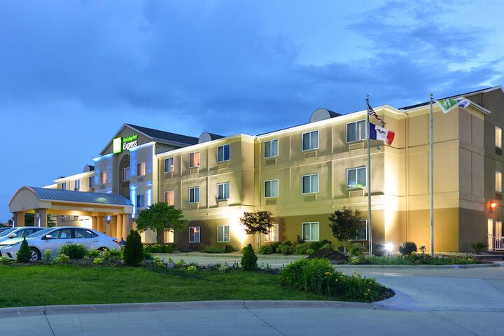 Holiday Inn Express Hotel & Suites Burlington by IHG