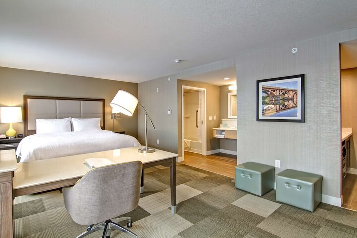 Room 9 of 37