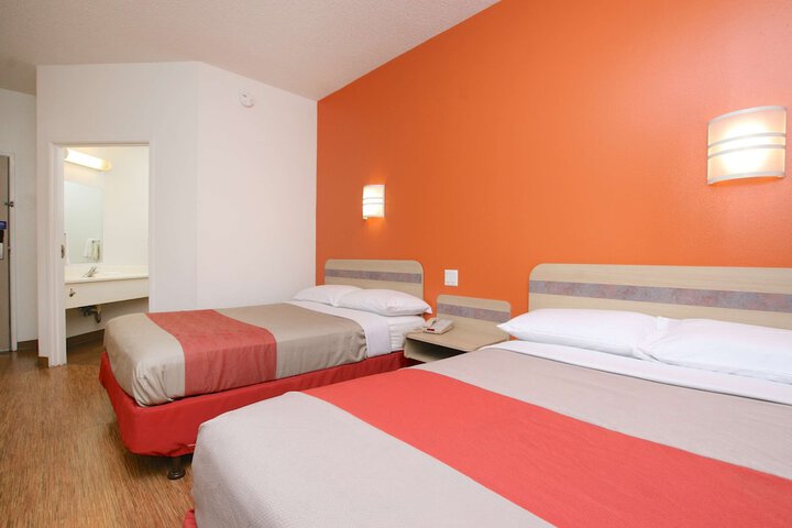 Room 22 of 28