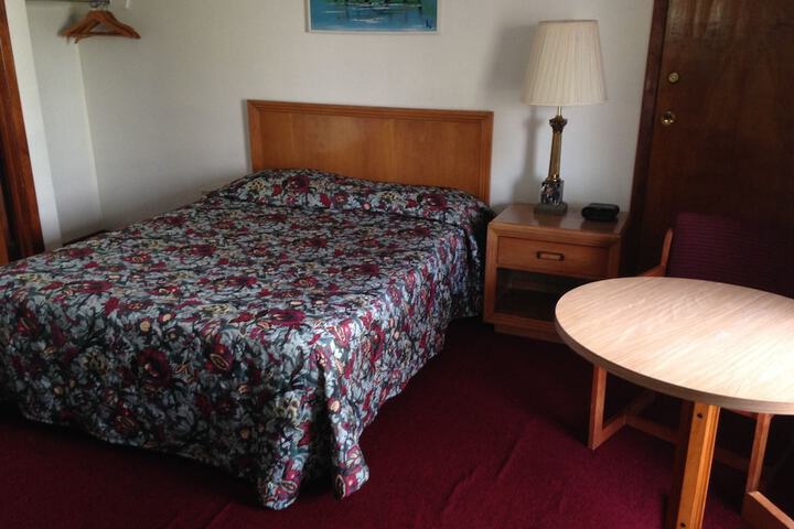 Room 8 of 20
