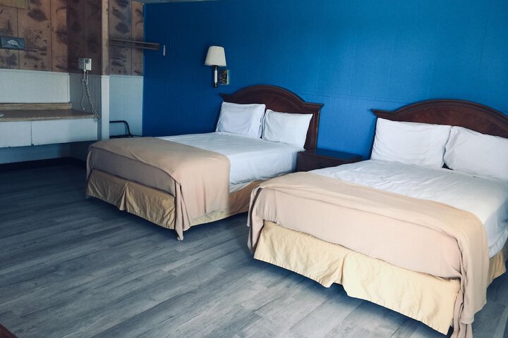 Room 16 of 19