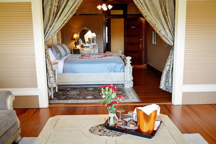 Room 33 of 95