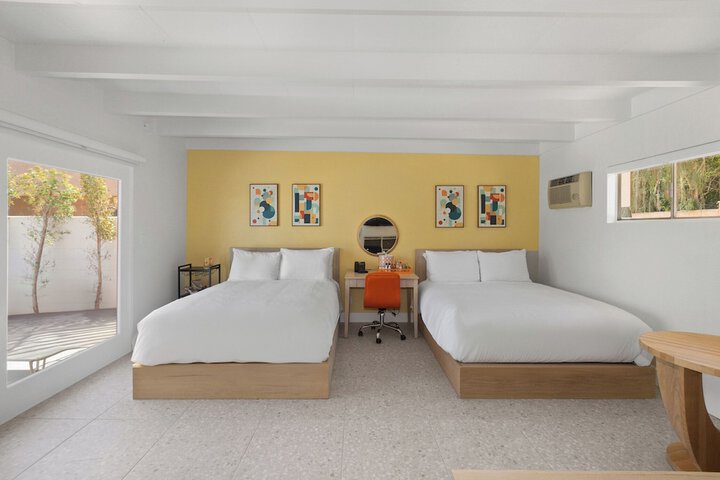 Room 42 of 62
