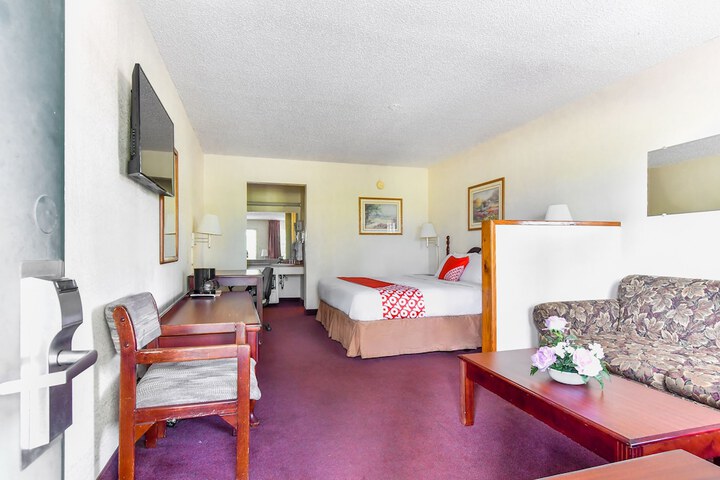 Room 21 of 34