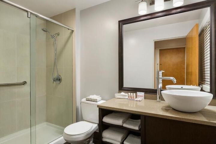 Room 9 of 25