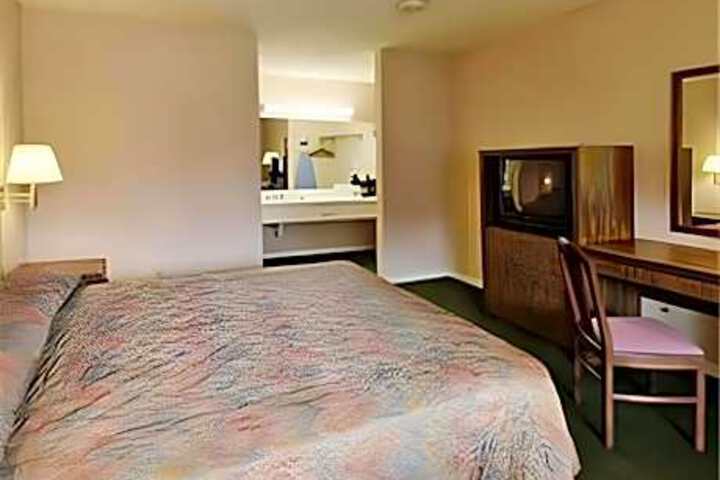 Jasper Inn & Suites