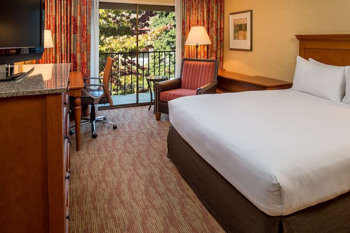 DoubleTree by Hilton Seattle Airport