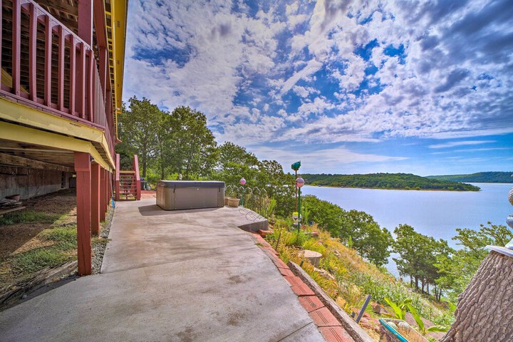 Waterfront Lake Eufaula Home: Multi-level Balcony