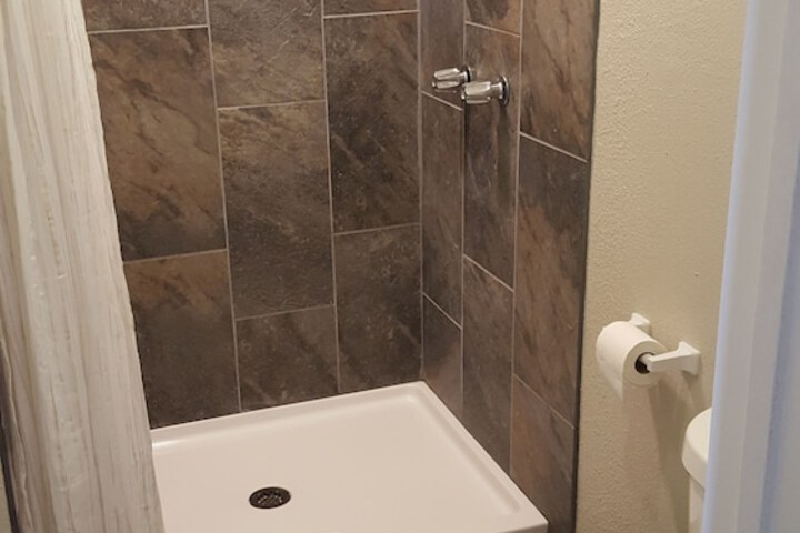 Room 5 of 12