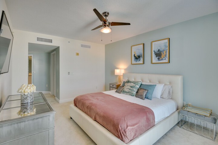 Luxe Resort Condo - 2 Mi to Daytona Beach!