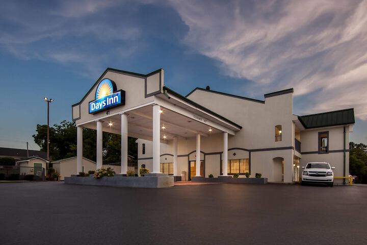 Days Inn by Wyndham Lexington