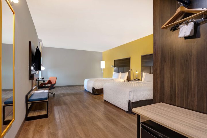 Room 43 of 70