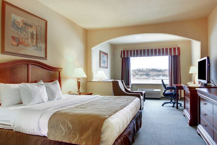 Room 8 of 33