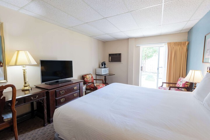 Boothbay Harbor Inn