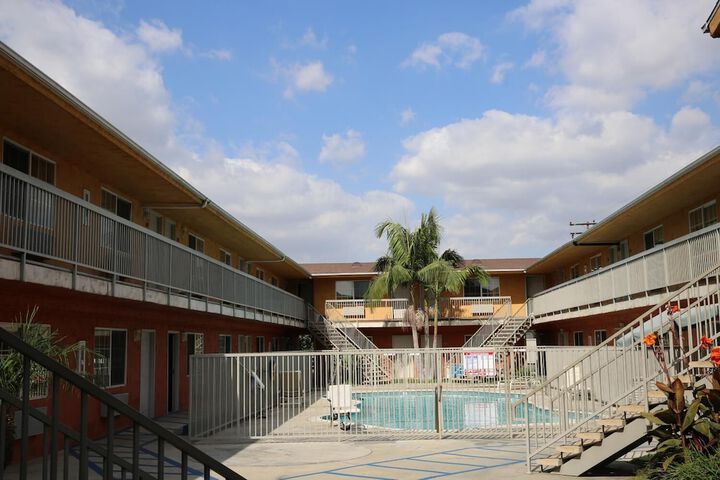 Pool 12 of 34