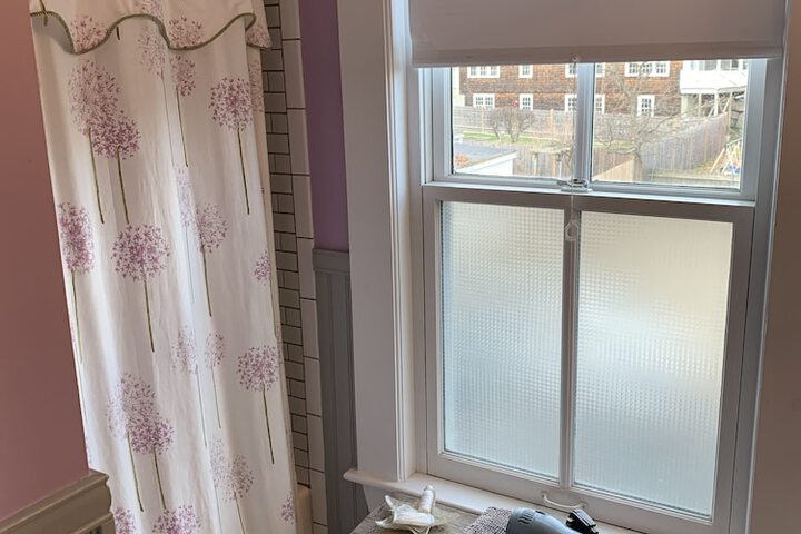 Room 17 of 28