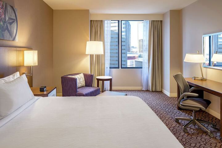 Room 34 of 82