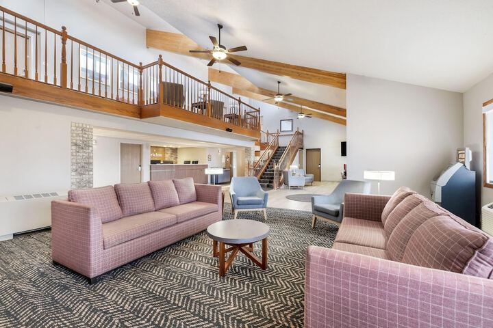 AmericInn by Wyndham Valley City - Conference Center