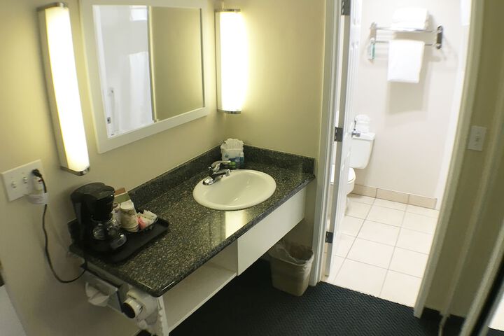 Room 41 of 66
