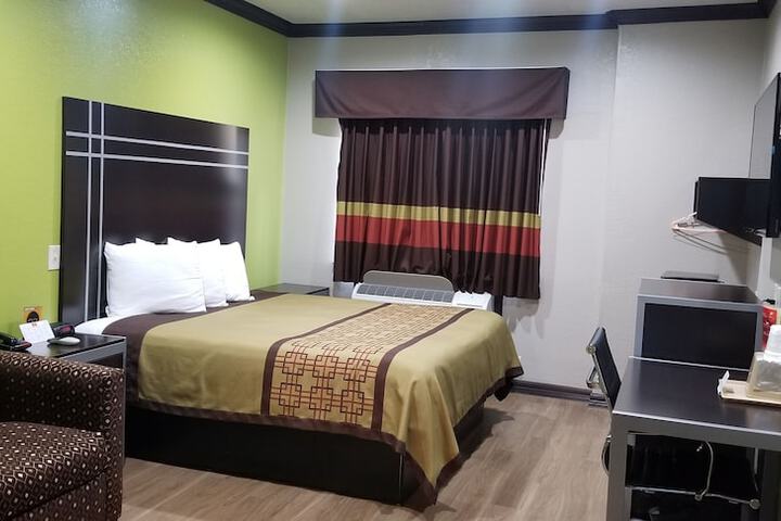 Room 34 of 47