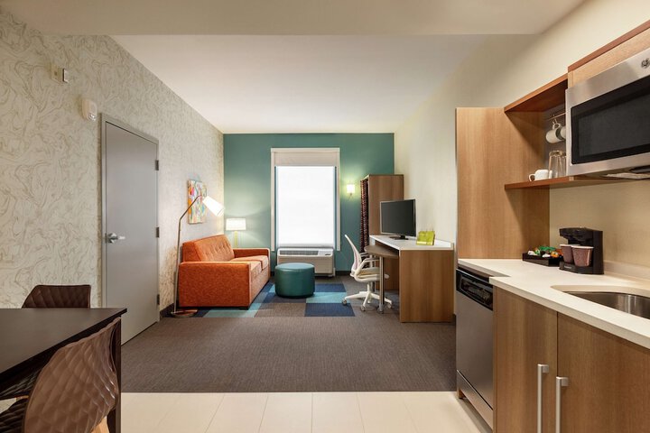 Room 12 of 28