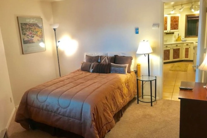 Room 11 of 17