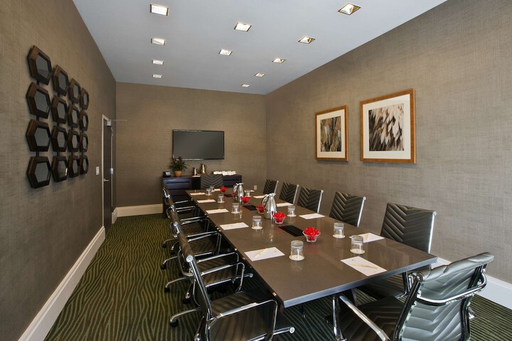 DoubleTree by Hilton Hotel Galveston Beach