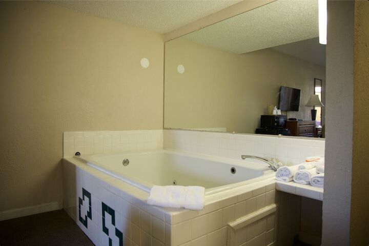 Room 18 of 34