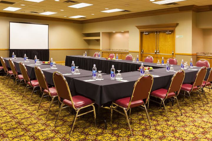 Holiday Inn Cincinnati Airport by IHG
