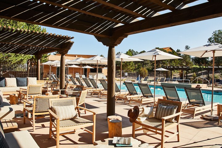 Bishops Lodge Auberge Collection