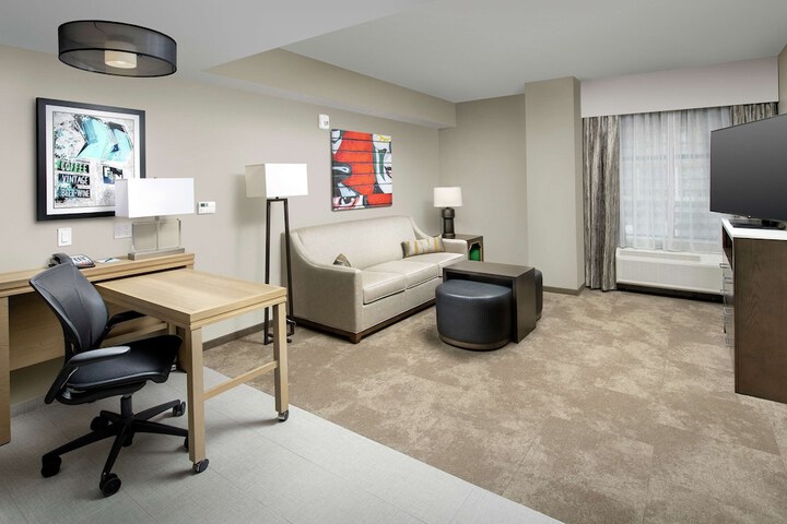 Room 32 of 41