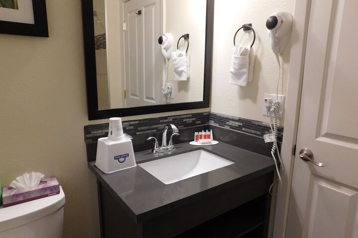 Room 15 of 22