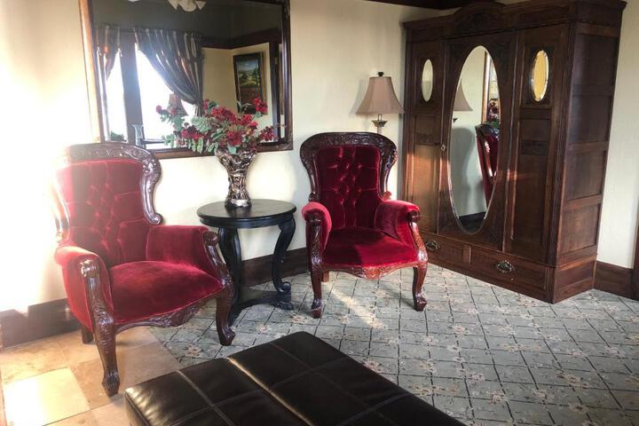 Shorelight Inn